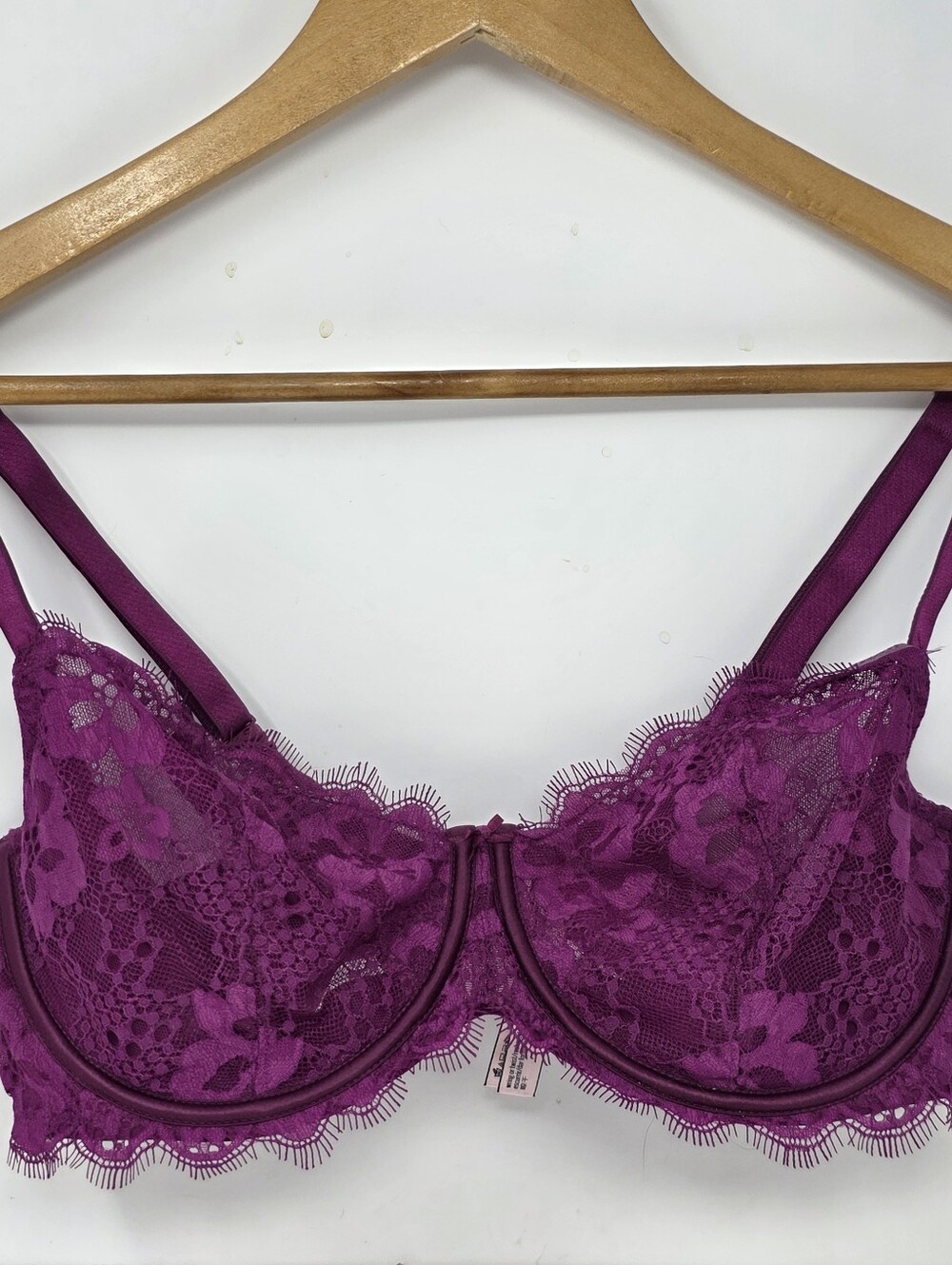 Victoria's Secret Dream Angels Without Padding Bra Pink Lace 38D